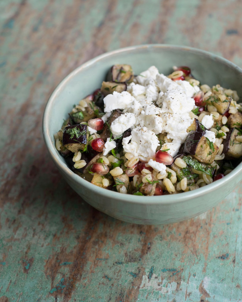 aubergine-salade granaatappel feta tarwe